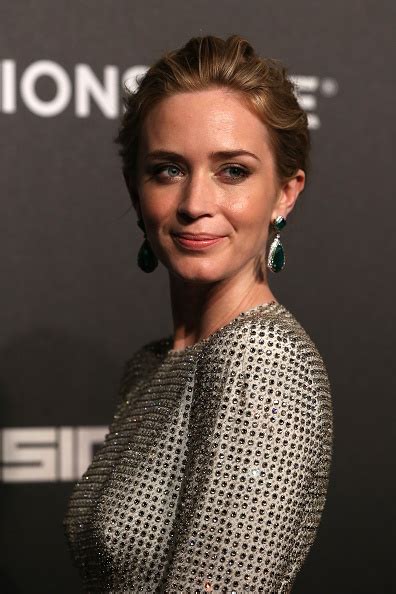 emily blount nude|Emily Blunt refused Sicario nude scene because her breasts。